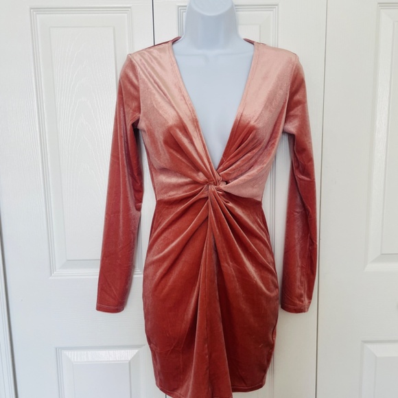 H&M Pink Velvet Mini Dress - Picture 2 of 6